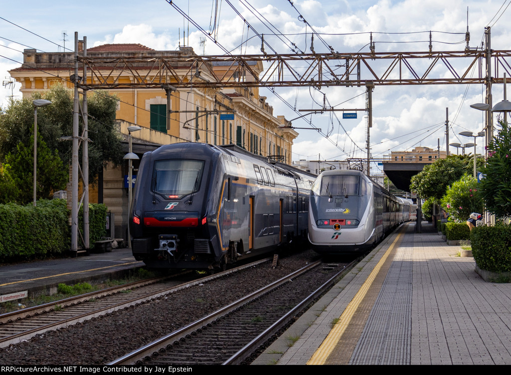 Intercity and Regional trains at Sestri Levante